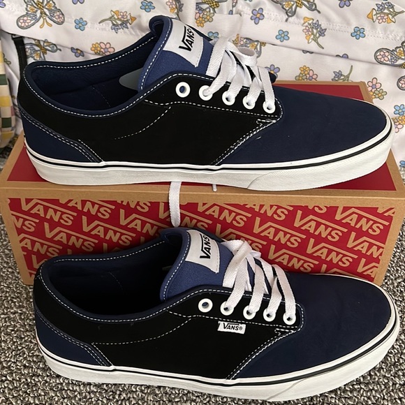 Vans Men’s Atwood
Retro Suede Dress Blues
VN000TUYLKZ Sneakers - Picture 2 of 16